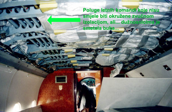U lijevom dijelu slike vidljive su poluge i otvori...